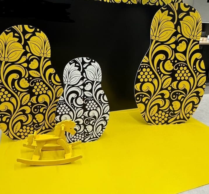 Фотозона с матрешками