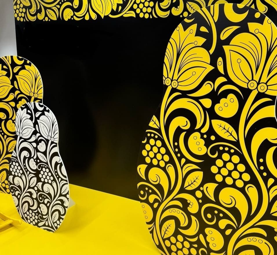 Фотозона с матрешками