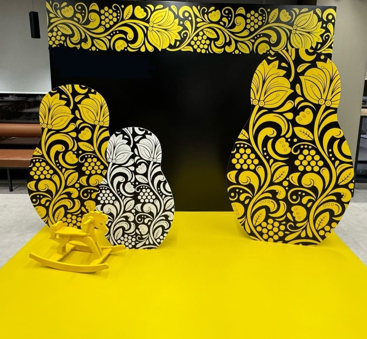 Фотозона с матрешками